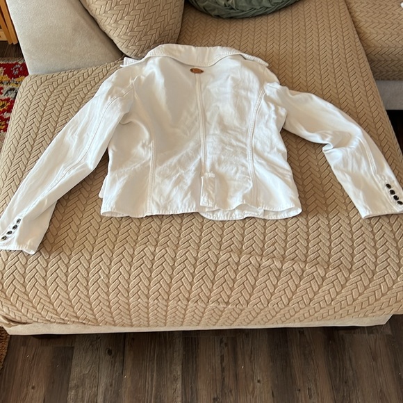 Dolce and Gabbana white Jean jacket - Picture 6 of 12